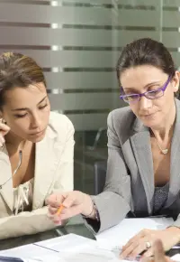 Umowa cywilnoprawna a świadczenie postojowe