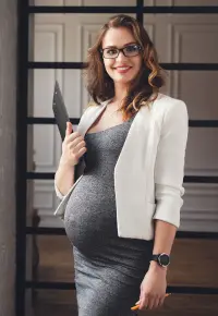 Przedłużenie umowy do dnia porodu – jak wygląda, zasiłek macierzyński, dokumenty, wzór