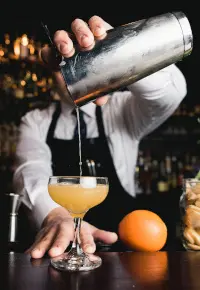 CV barman – porady, jak stworzyć profesjonalne CV