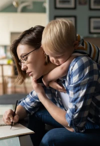 Pracująca mama. Co zmieni rządowy program Aktywny rodzic?