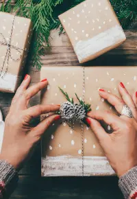 Bony towarowe na święta dla pracowników a ZUS i podatek dochodowy