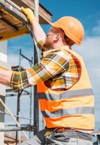 BHP na budowie: jakich zasad trzeba przestrzegać?