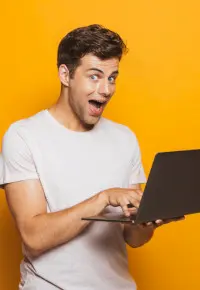 Cyberslacking w Polsce – coraz bardziej popularny