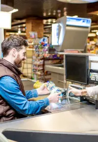 Dyskont – wady i zalety pracy