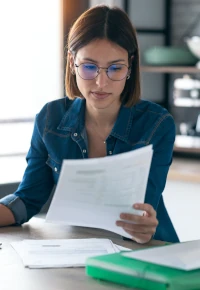 Fakturzystka – opis stanowiska, zakres obowiązków, wymagania, zarobki