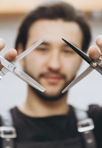 Fryzjer – praca, wymagania, zarobki, perspektywy