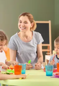 Przedszkolanka – jak zostać, wykształcenie, cechy nauczyciela, kwalifikacje