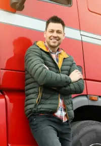 Kierowca zawodowy – ile naprawdę zarabia kierowca tira?