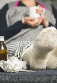 Kto kontroluje zwolnienia lekarskie i jakie musi mieć uprawnienia?