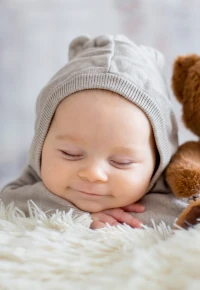 Zasiłek macierzyński – zasady, wysokość, jak obliczyć, wniosek, dokumenty