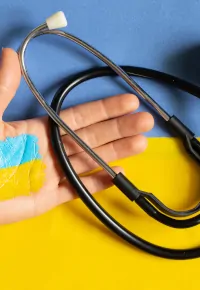 Personel medyczny z Ukrainy – jak ubiegać się o zgodę na wykonywanie zawodu w Polsce?