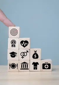 Piramida Maslowa w Twojej firmie – jak ją wykorzystać?