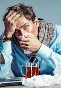 Praca podczas zwolnienia lekarskiego: czym grozi