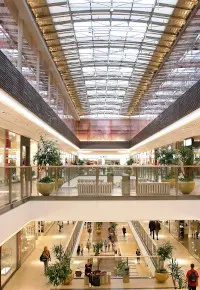 Praca w centrum handlowym – tam na pewno znajdziesz zatrudnienie