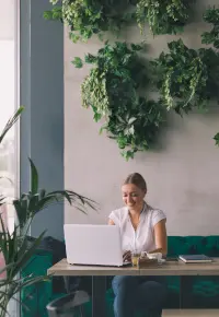 Zdalna praca w kawiarni