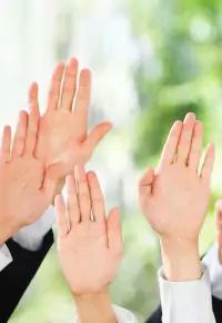 Przetarg – co to jest, rodzaje, gdzie szukać