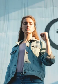 Szklane ściany, szklane ruchome schody. Równouprawnienie na rynku pracy to wciąż fikcja?