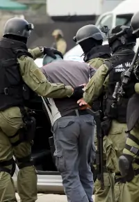 Praca w służbach mundurowych – warunki, dodatki 2020