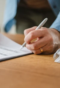 Świadectwo pracy – definicja, komu przysługuje, podpis