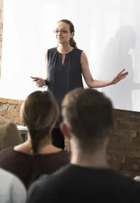 Refundacja szkoleń przez urząd pracy