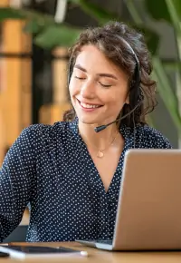 Telepraca: czy pracodawca musi zapewnić pracownikowi sprzęt?