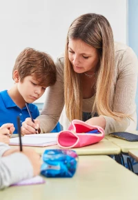 Працевлаштування вчителя з України – на яких умовах?