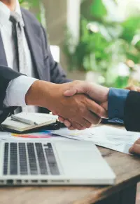 Warunki zawarcia umowy o pracę – przed dopuszczeniem pracownika do pracy