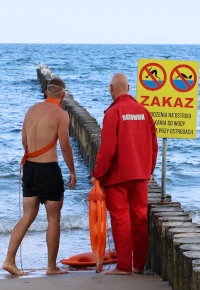 Ratownik WOPR – wymagania, uprawnienia, jak zostać, kurs, egzamin, zarobki