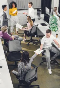 Zalety i wady pracy w korporacji