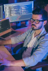 „Zatrudnię programistę!” – Znalezienie specjalisty IT wyzwaniem dla firm 