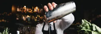 CV barman – porady, jak stworzyć profesjonalne CV