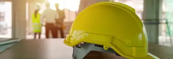Praca na budowie – jakich pracowników zatrudniają firmy?