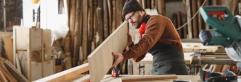 Stolarz – co robi, czy to opłacalne, jak zostać?