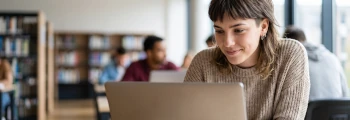 Jak używać AI na studiach? AIESEC Polska opowiada, jak wygląda studiowanie w epoce sztucznej inteligencji