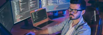 „Zatrudnię programistę!” – Znalezienie specjalisty IT wyzwaniem dla firm 