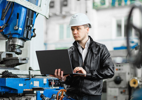 Młody inżynier na rynku pracy