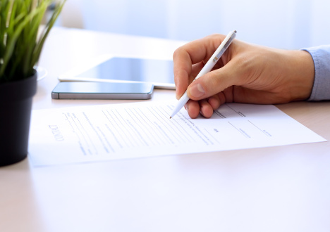 Umowa o dzieło z własnym pracownikiem - prawo pracy, składki ZUS