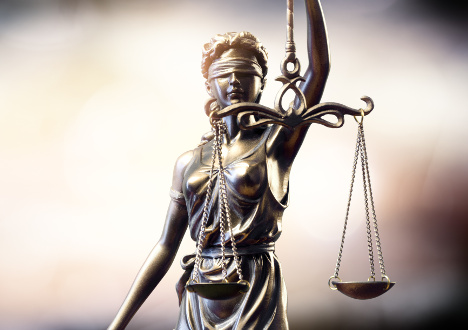 Asesor sądowy, komorniczy – wymagania, uprawnienia, zarobki