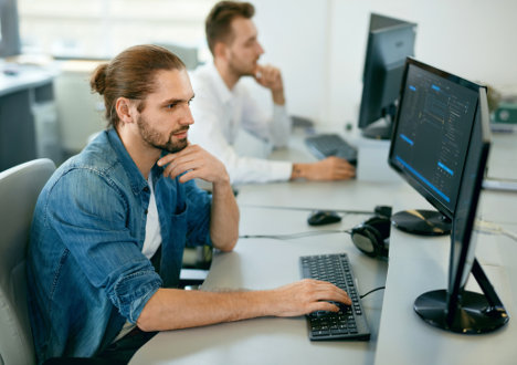 Stanowisko komputerowe – ergonomia w pracy, BHP, wytyczne