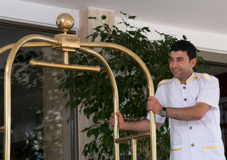 Boy hotelowy – co warto wiedzieć