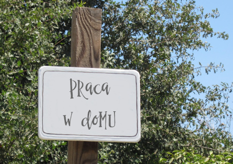 Praca chałupnicza - co to jest, chałupnictwo bez wkładu, praca dla niepełnosprawnych