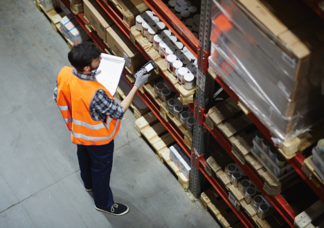 Komisjoner - zadania i obowiązki, zarobki, praca w Niemczech