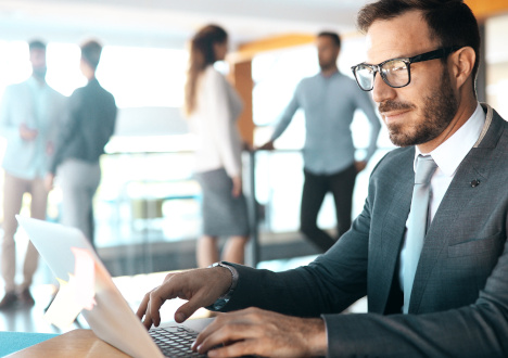 Styl liberalny - charakterystyka, wady i zalety