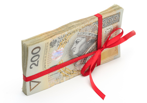 Ile wynosi najniższa krajowa na pół etatu i cały etat (brutto/netto)