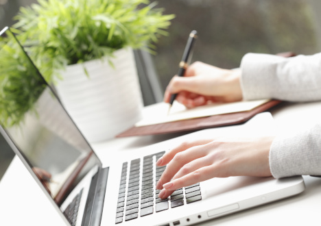 Przepisywanie tekstów - specyfika pracy, wymagania, zarobki