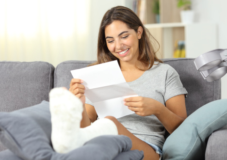 Ubezpieczenie wypadkowe - zasiłek chorobowy, komu przysługuje, kto płaci, świadczenia