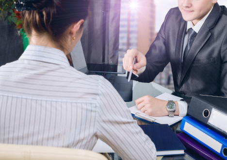 Rozwiązanie umowy za porozumieniem stron - zasady, korzyści, prawo do zasiłku, wzór