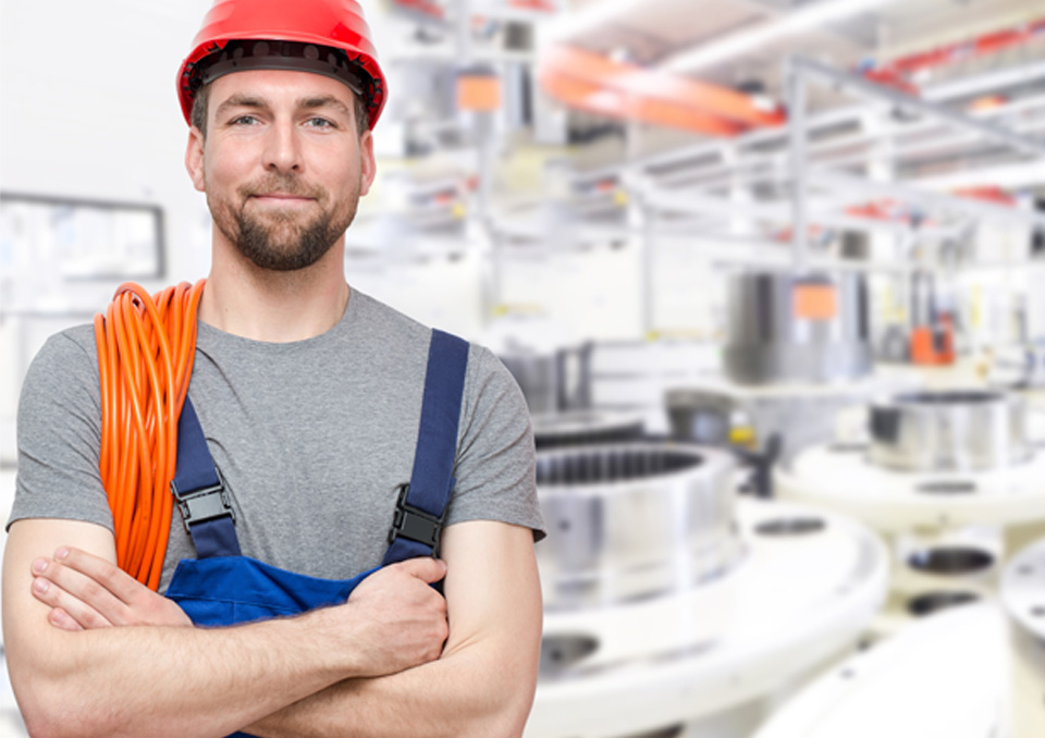 Czy trzeba być inżynierem, aby zrobić karierę? O innych możliwościach  w firmach produkcyjnych