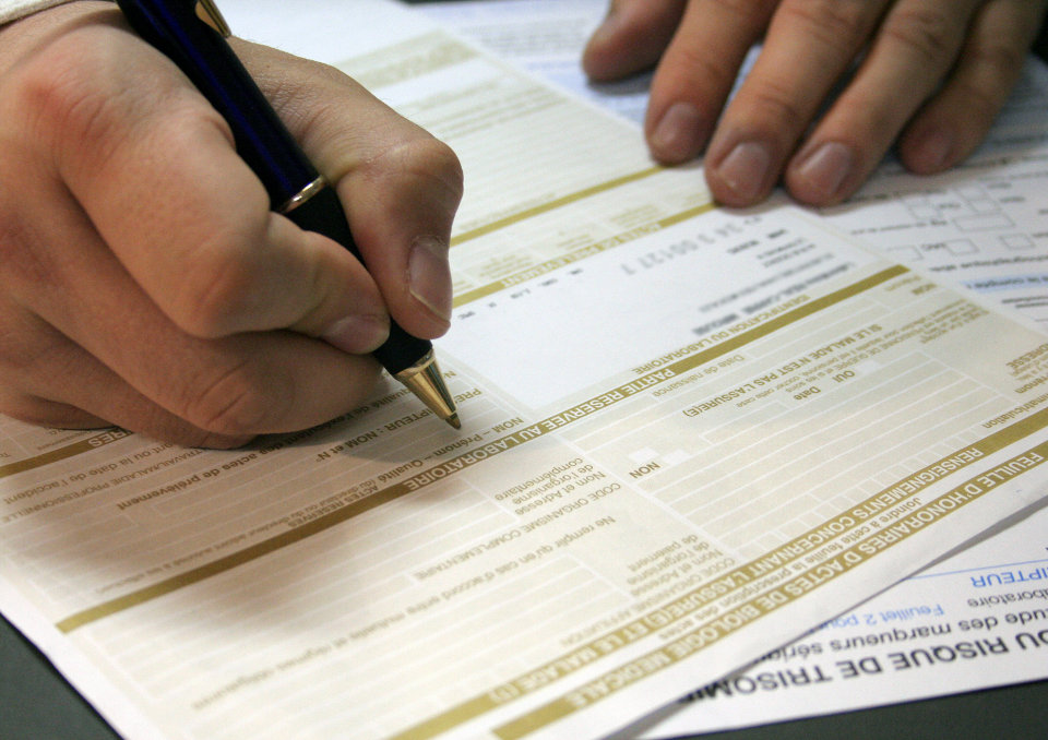 Zgłoszenie pracownika do ZUS – online, po terminie, druki