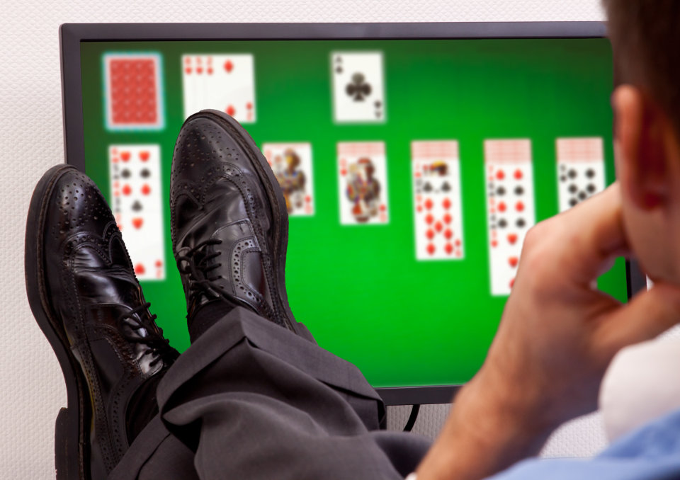 Nuda w pracy - co robić